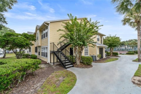 Condominio en alquiler en Orlando, Florida, 2 dormitorios, 77.02 m2 № 1904634 - foto 12