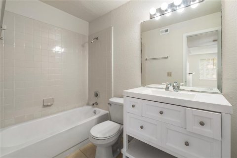 Condominio en alquiler en Orlando, Florida, 2 dormitorios, 77.02 m2 № 1904634 - foto 10