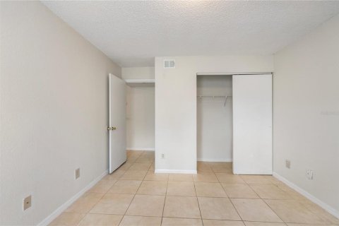 Condominio en alquiler en Orlando, Florida, 2 dormitorios, 77.02 m2 № 1904634 - foto 9