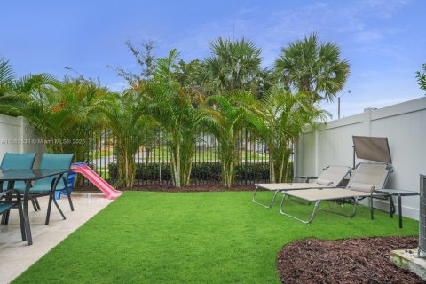 Townhouse in Miami Gardens, Florida 3 bedrooms, 131.83 sq.m. № 1931701 - photo 16