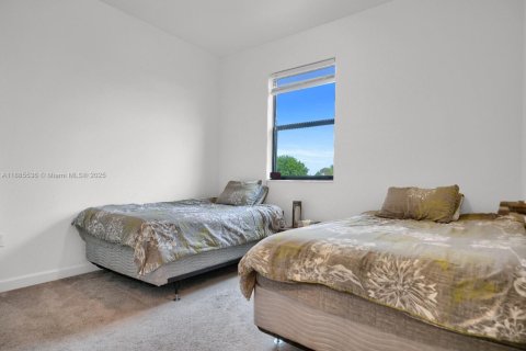 Townhouse in Miami Gardens, Florida 3 bedrooms, 131.83 sq.m. № 1931701 - photo 10