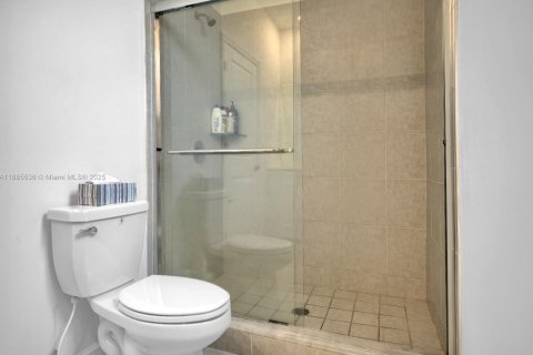 Townhouse in Miami Gardens, Florida 3 bedrooms, 131.83 sq.m. № 1931701 - photo 15