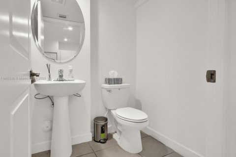 Townhouse in Miami Gardens, Florida 3 bedrooms, 131.83 sq.m. № 1931701 - photo 7