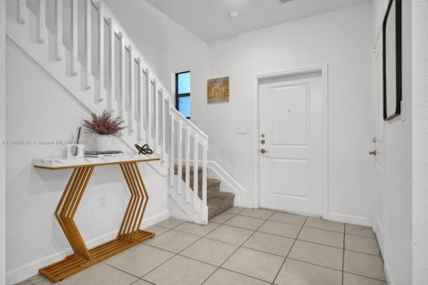 Townhouse in Miami Gardens, Florida 3 bedrooms, 131.83 sq.m. № 1931701 - photo 3
