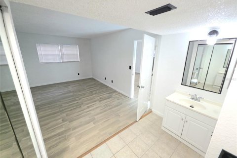Apartment in Ocala, Florida 3 bedrooms, 95.6 sq.m. № 2400294 - photo 11