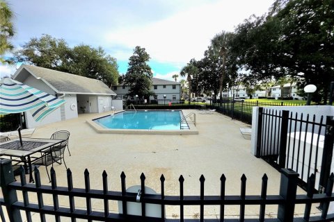 Apartment in Ocala, Florida 3 bedrooms, 95.6 sq.m. № 2400294 - photo 2