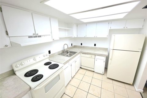 Apartment in Ocala, Florida 3 bedrooms, 95.6 sq.m. № 2400294 - photo 8