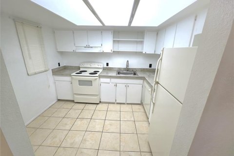 Apartment in Ocala, Florida 3 bedrooms, 95.6 sq.m. № 2400294 - photo 9