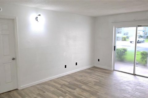 Apartment in Ocala, Florida 3 bedrooms, 95.6 sq.m. № 2400294 - photo 10
