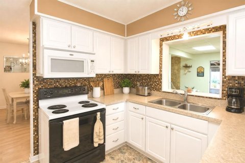 Villa ou maison à vendre à Frostproof, Floride: 3 chambres, 181.81 m2 № 2339074 - photo 10