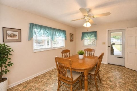 Villa ou maison à vendre à Frostproof, Floride: 3 chambres, 181.81 m2 № 2339074 - photo 6