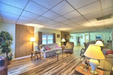 Villa ou maison à vendre à Frostproof, Floride: 3 chambres, 181.81 m2 № 2339074 - photo 16