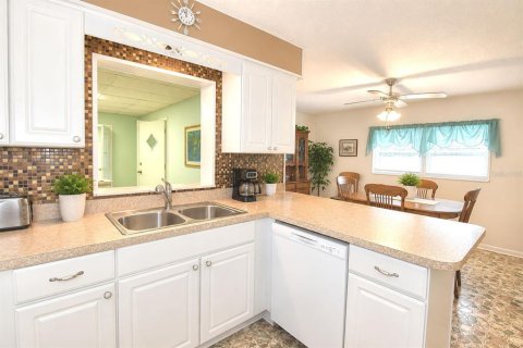 Villa ou maison à vendre à Frostproof, Floride: 3 chambres, 181.81 m2 № 2339074 - photo 12