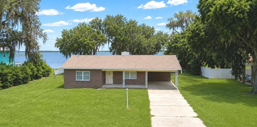 Villa ou maison à Frostproof, Floride 3 chambres, 181.81 m2 № 2339074