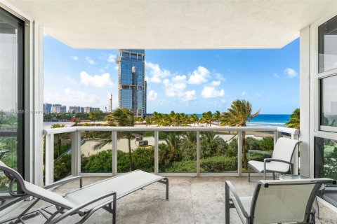 Condo in Sunny Isles Beach, Florida, 2 bedrooms  № 1850698 - photo 3