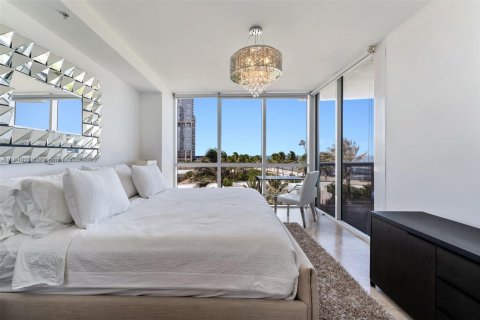 Condo in Sunny Isles Beach, Florida, 2 bedrooms  № 1850698 - photo 16