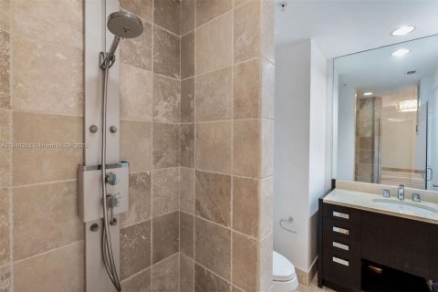 Condo in Sunny Isles Beach, Florida, 2 bedrooms  № 1850698 - photo 21