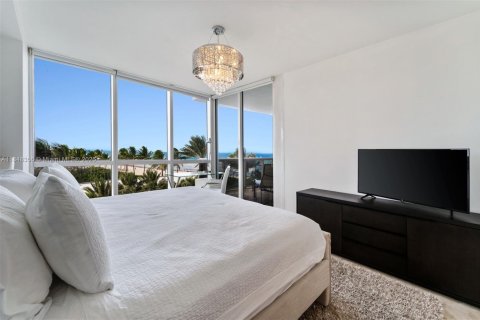Condo in Sunny Isles Beach, Florida, 2 bedrooms  № 1850698 - photo 17