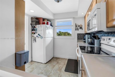 Apartamento en alquiler en Oakland Park, Florida, 2 dormitorios, 90.58 m2 № 2022087 - foto 9