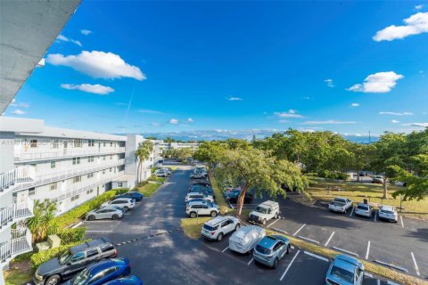 Apartamento en alquiler en Oakland Park, Florida, 2 dormitorios, 90.58 m2 № 2022087 - foto 30