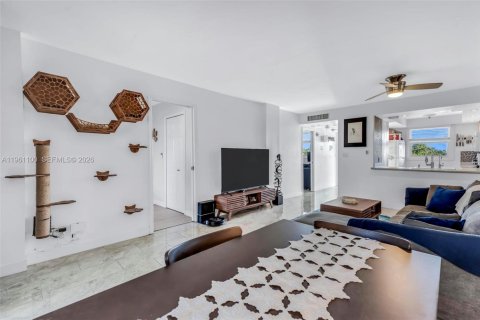 Apartamento en alquiler en Oakland Park, Florida, 2 dormitorios, 90.58 m2 № 2022087 - foto 13