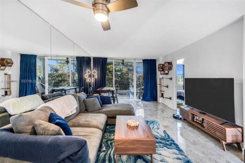 Apartamento en alquiler en Oakland Park, Florida, 2 dormitorios, 90.58 m2 № 2022087 - foto 2