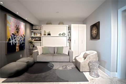 Condo in Miami, Florida, 2 bedrooms  № 1991468 - photo 23