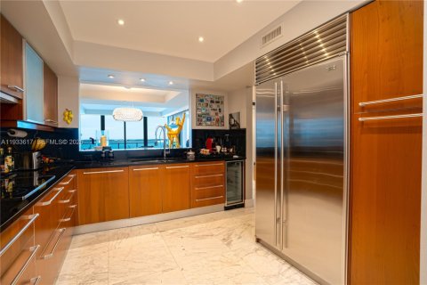 Condo in Miami, Florida, 2 bedrooms  № 1991468 - photo 26