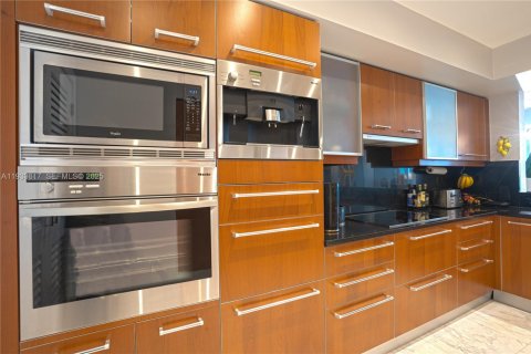 Condo in Miami, Florida, 2 bedrooms  № 1991468 - photo 28