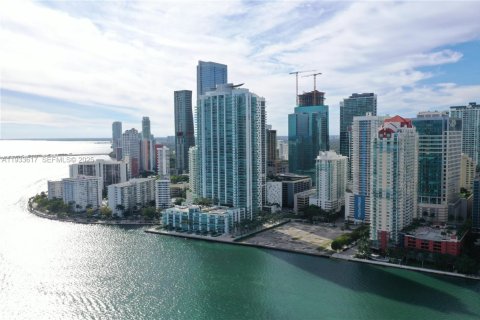 Condo in Miami, Florida, 2 bedrooms  № 1991468 - photo 4