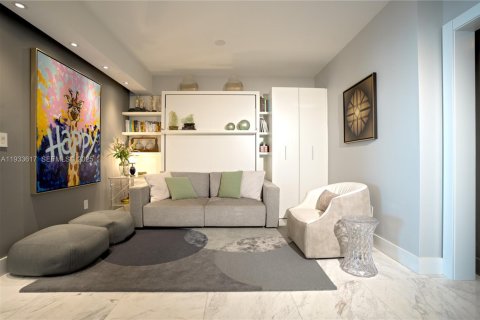 Condo in Miami, Florida, 2 bedrooms  № 1991468 - photo 20