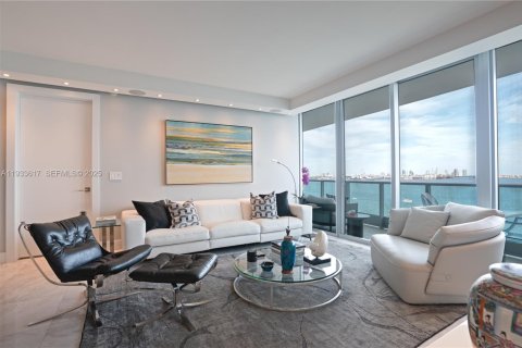 Condo in Miami, Florida, 2 bedrooms  № 1991468 - photo 14