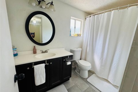 Townhouse in Tampa, Florida 2 bedrooms, 115.94 sq.m. № 2379812 - photo 18
