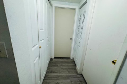 Townhouse in Tampa, Florida 2 bedrooms, 115.94 sq.m. № 2379812 - photo 12