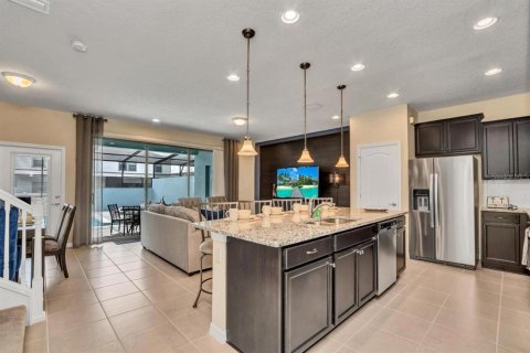 Townhouse in Kissimmee, Florida 5 bedrooms, 210.24 sq.m. № 962070 - photo 5