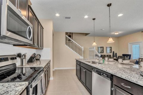 Townhouse in Kissimmee, Florida 5 bedrooms, 210.24 sq.m. № 962070 - photo 4