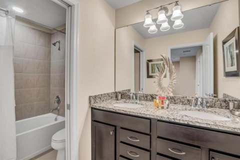 Townhouse in Kissimmee, Florida 5 bedrooms, 210.24 sq.m. № 962070 - photo 23
