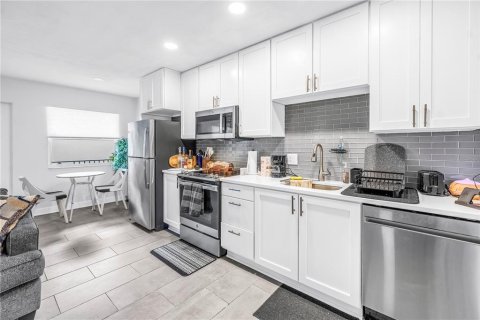 Condominio en venta en Saint Petersburg, Florida, 1 dormitorio, 50.35 m2 № 2147500 - foto 10