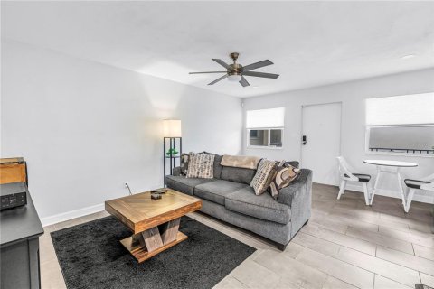Condominio en venta en Saint Petersburg, Florida, 1 dormitorio, 50.35 m2 № 2147500 - foto 16