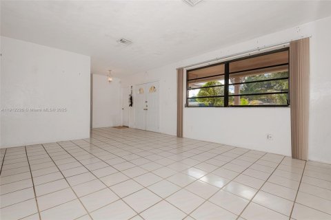 Купить виллу или дом в Майами, Флорида 4 спальни, 197.14м2, № 1973128 - фото 27