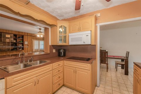 Купить виллу или дом в Майами, Флорида 4 спальни, 197.14м2, № 1973128 - фото 4