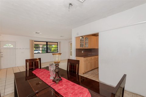 Купить виллу или дом в Майами, Флорида 4 спальни, 197.14м2, № 1973128 - фото 9