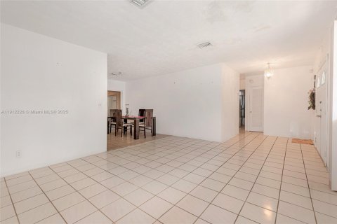 Купить виллу или дом в Майами, Флорида 4 спальни, 197.14м2, № 1973128 - фото 26