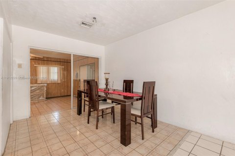 Купить виллу или дом в Майами, Флорида 4 спальни, 197.14м2, № 1973128 - фото 8