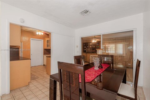 Купить виллу или дом в Майами, Флорида 4 спальни, 197.14м2, № 1973128 - фото 7