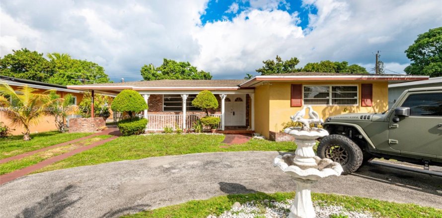 Дом в Майами, Флорида 4 спальни, 197.14м2 № 1973128