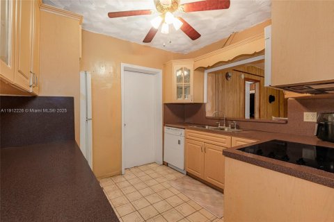 Купить виллу или дом в Майами, Флорида 4 спальни, 197.14м2, № 1973128 - фото 3