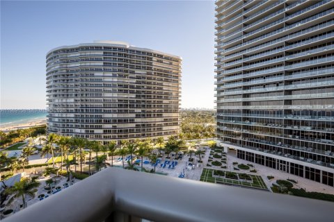 Condo in Bal Harbour, Florida, 2 bedrooms  № 2051552 - photo 10