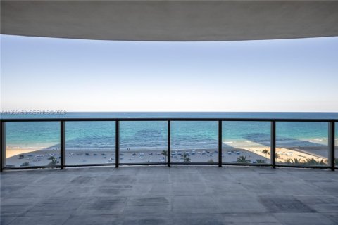 Condo in Bal Harbour, Florida, 2 bedrooms  № 2051552