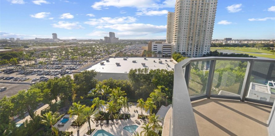 Квартира в Халландейл-Бич, Флорида 2 спальни, 137.77м2 № 1967998